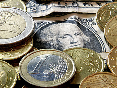 Ανοδικά κινείται το ευρώ έναντι του δολαρίου Ανοδικά κινείται το ευρώ έναντι του δολαρίου